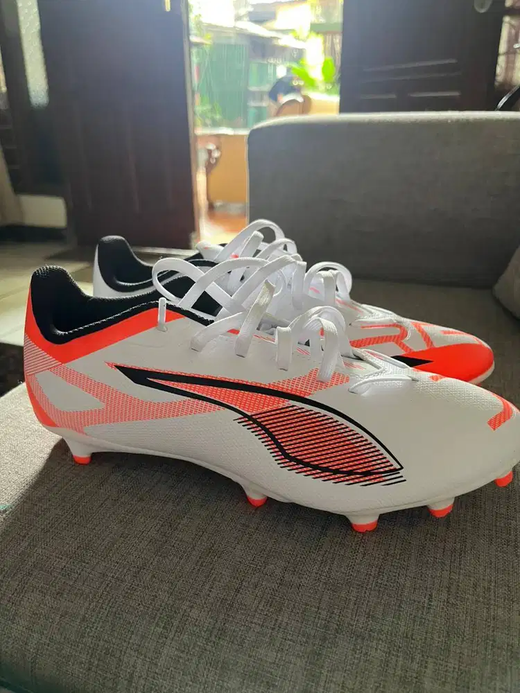 Sepatu Bola Puma, Ultra 5 Play FG/AG