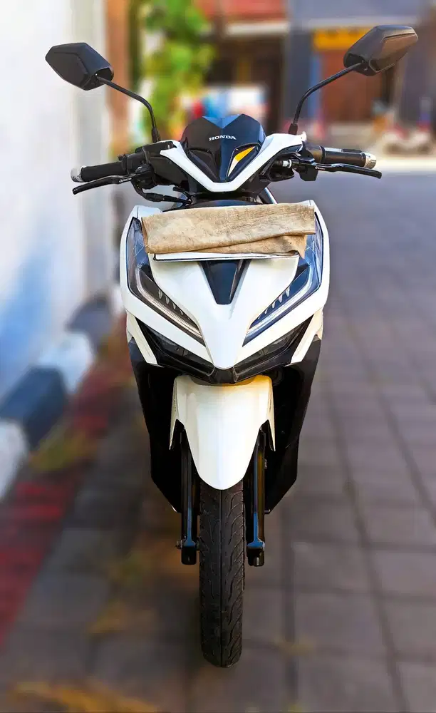honda vario 150 putih