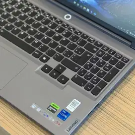 Lenovo Legion 5 16IRX9 - i7 14650HX RTX 4060