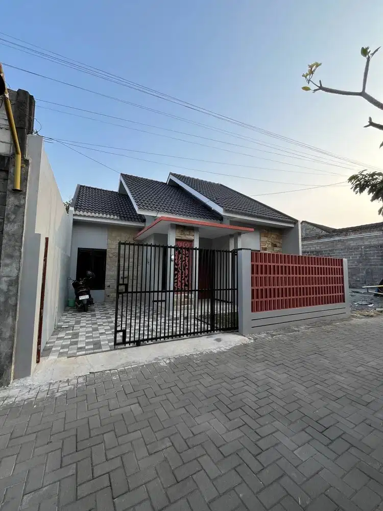 RUMAH SIAP HUNI DEKAT STADION MAGUWOHARJO SLEMAN