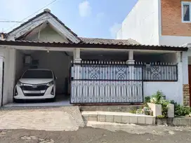Rumah 0 Kilometer dari Stasiun Cilebut Bogor