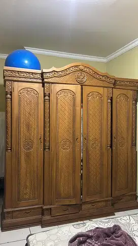 Lemari 4 Pintu Kayu Jati