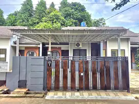 DISEWAKAN RUMAH 2 LANTAI