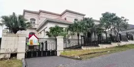 Rumah Mewah Long Golf View Bagus SHM di Bukit Darmo Golf