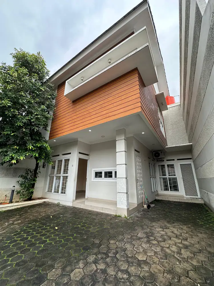 Dijual rumah di Tebet - Jakarta Selatan