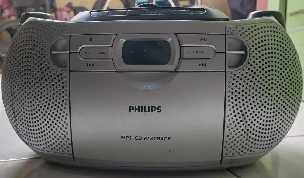 Phillips AZ1047/98 (MP3 & Radio Portabel)