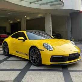 Only 2500 miles Porsche Carrera S 3.0 nik 2022 Full Specs