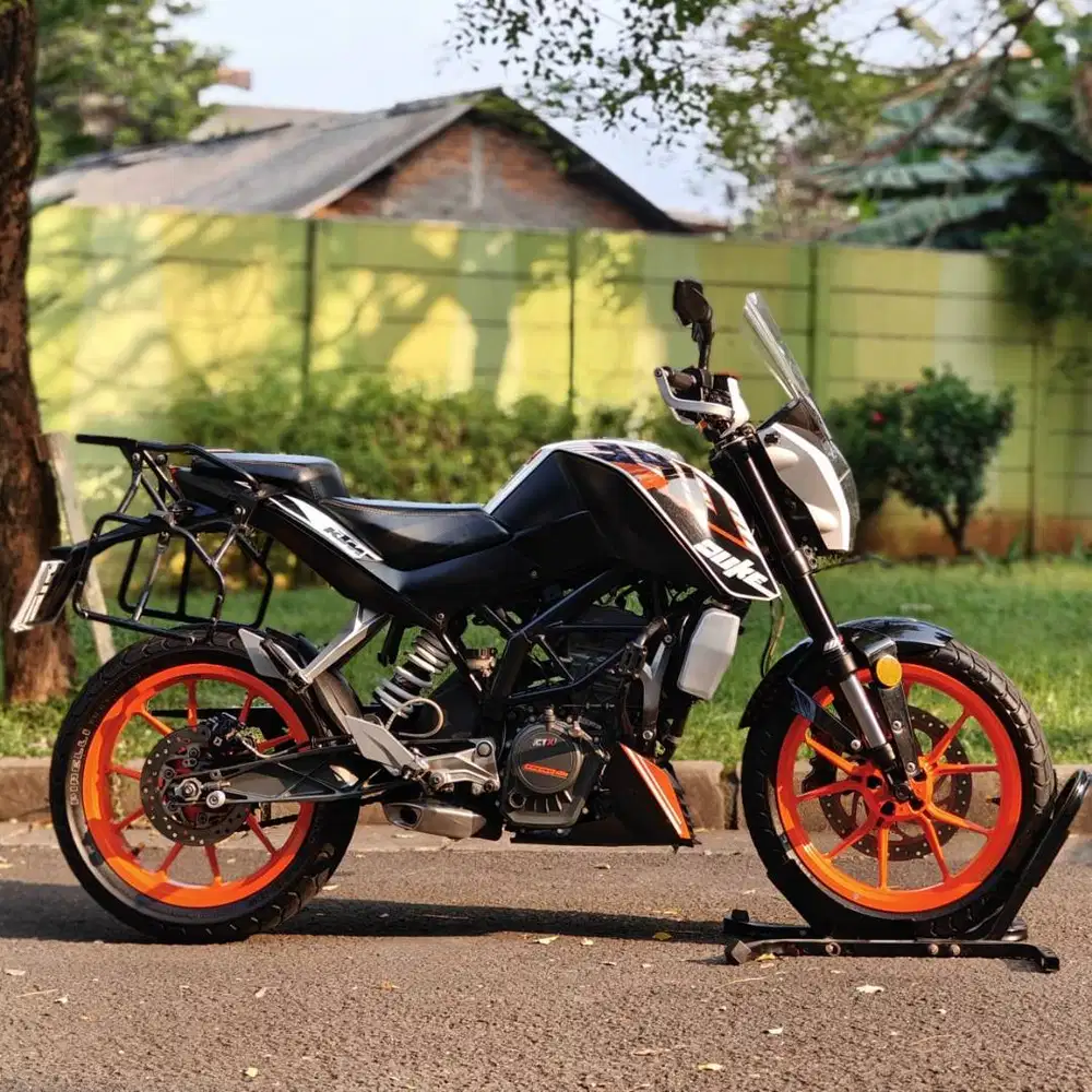 KTM DUKE 200 PUTIH 2017 KM 12K PAJAK PANJANG SIAP GAS