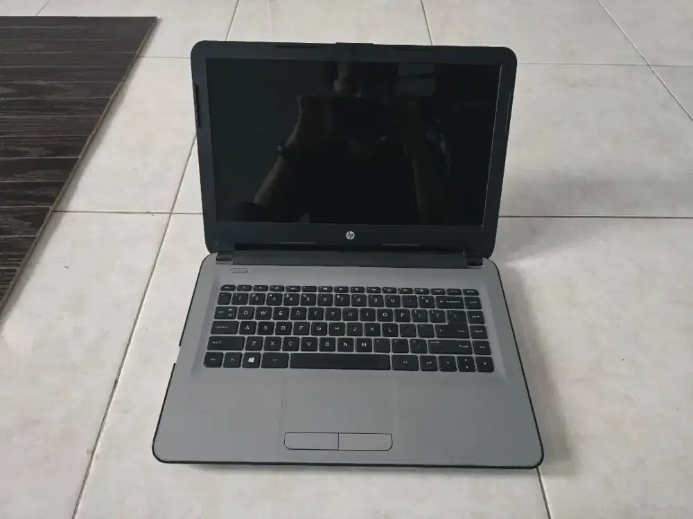 HP Notebook - AMD A8-7410 APU (R5 Graphics, 4-core, 2.2 GHz)  RAM 4 GB