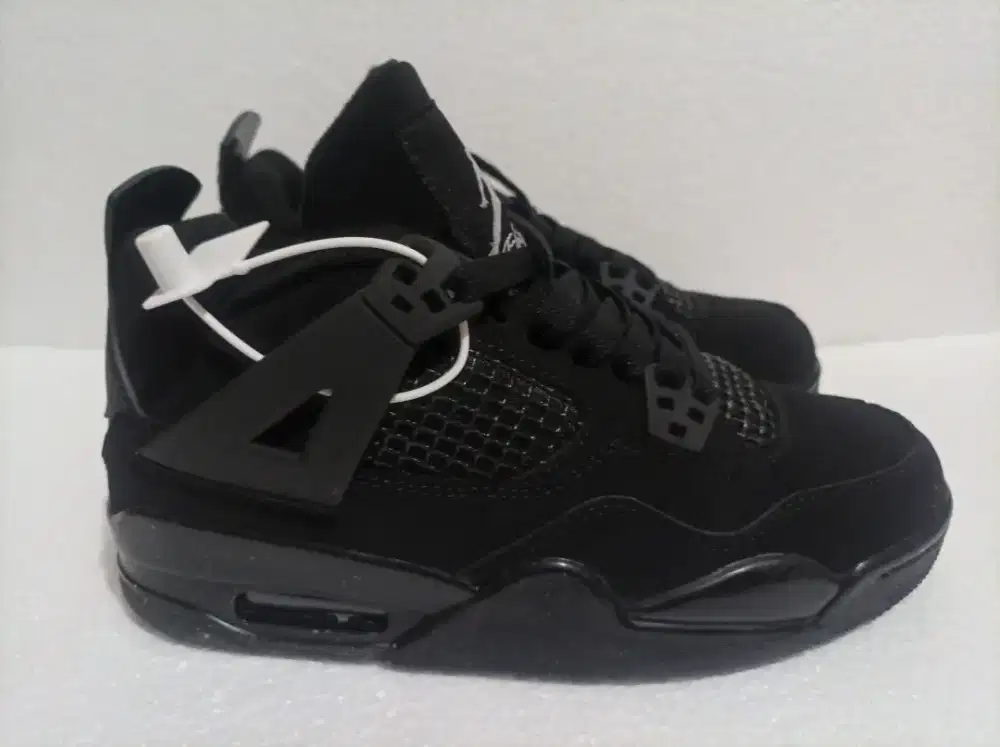 Nike Jordan Retro 4