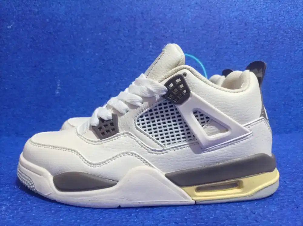 Nike Jordan Retro 4