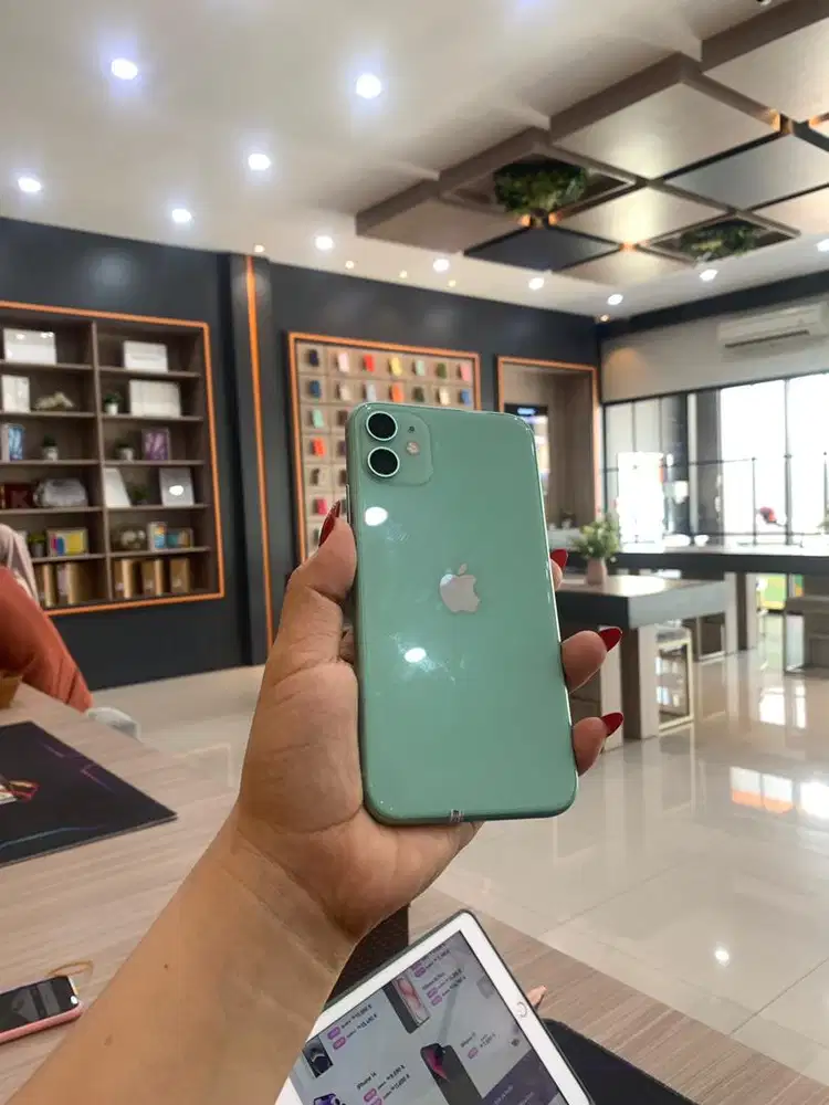 IPHONE 11 128 green bc