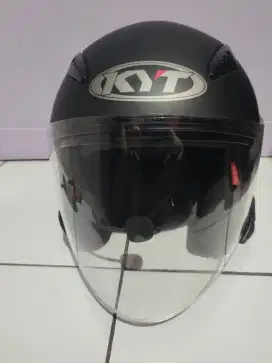 Helm KYT flat R size M