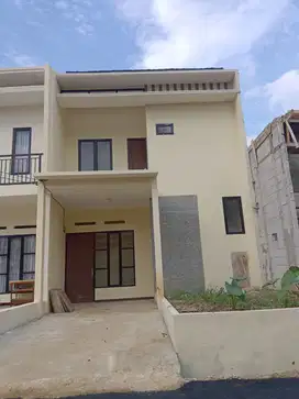 RUMAH 2 LANTAI SIAP HUNI COCOK BANGET BUAT KELUARGA MASA KINI