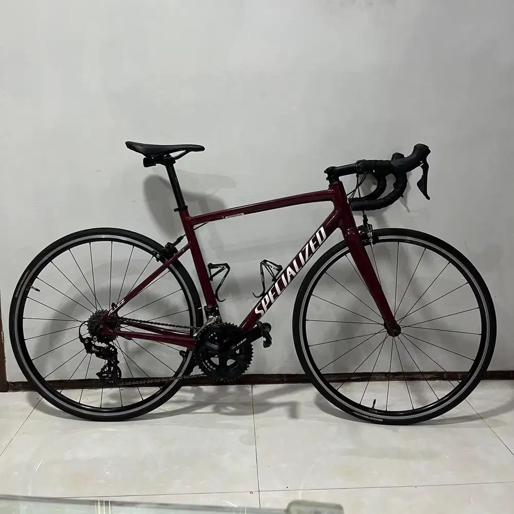 Road bike Specialized allez Elite full 105 r7000 like new size 54