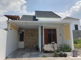 Rumah Solo Colomadu dekat UMS dan Bandara 400 jt-an bisa KPR