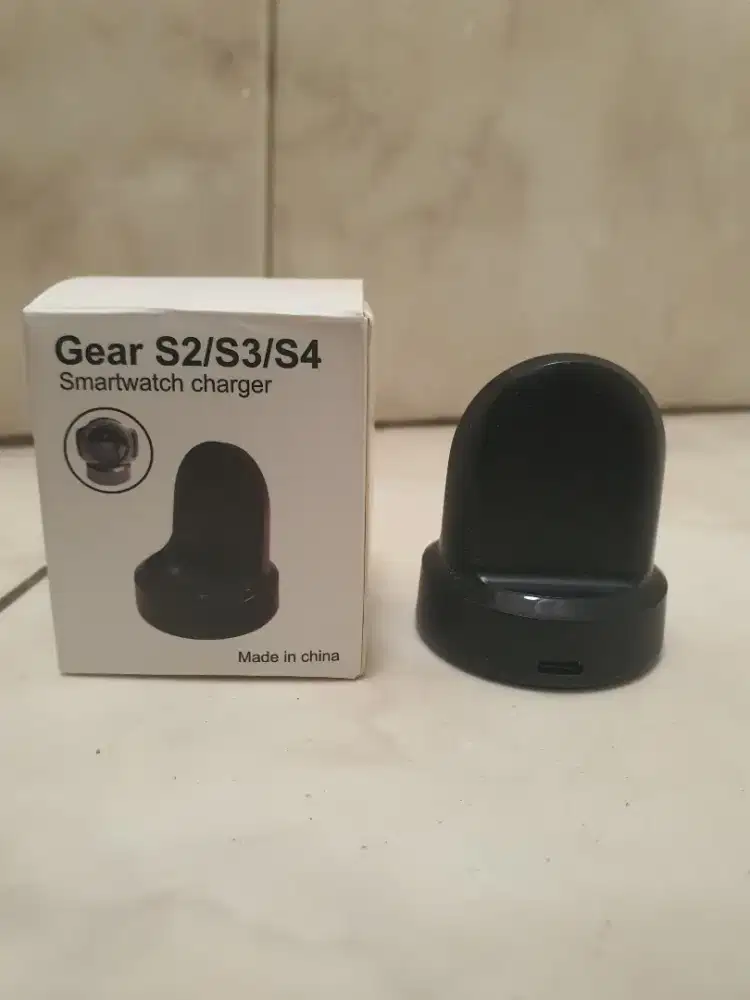 Samsung Gear S3 Frontier Wireless charging dock