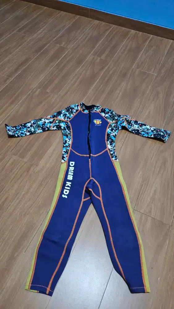 Baju renang hangat Dive & Sale