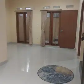 Rumah terawat siap huni di de green grande residence ciwastra