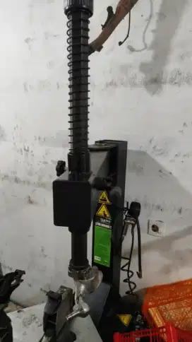 PEMBUKA BAN | TIRE CHANGER TERIKO BISA BUKA BAN MOTOR DAN MOBIL