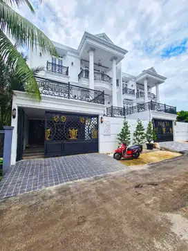 Brand NEW UNIT, Ada Lift + Pool. Rumah Dijual Cilandak. BEBAS BANJIR, NEGO