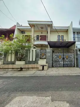 Jalan utama Komplek, Rumah Dijual Tebet. Bebas Banjir. NEGO sd DEAL
