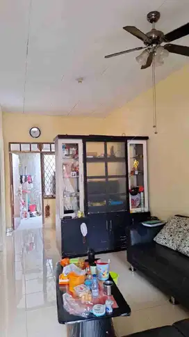 Dijual rumah 1 lantai lokasi strategis luas 84m2 di cluster Taman royal