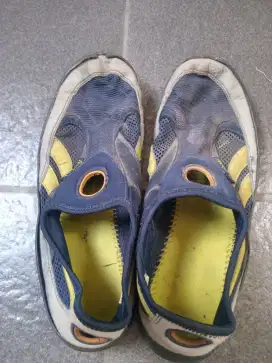 Sepatu reebok slip on