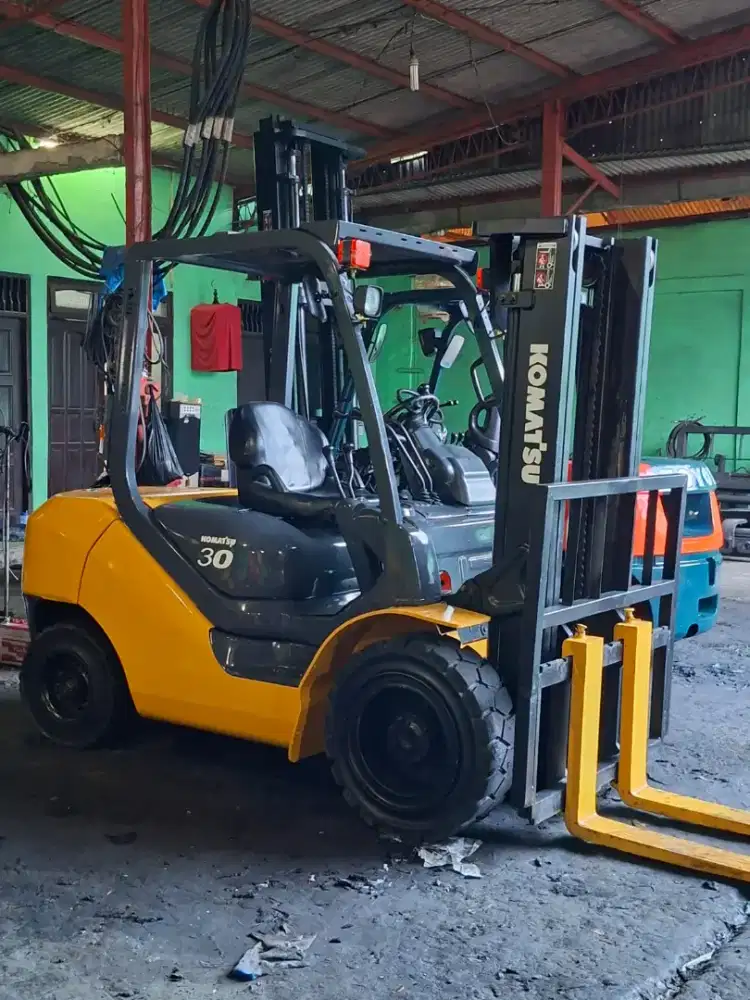 Forklift Komatsu 3 Ton,Manual,3 Meter,Mesin Yanmar,FD30-17,Tahun 2019