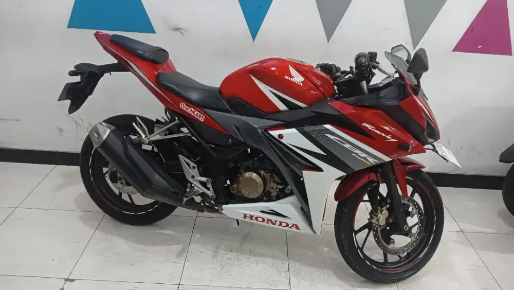 Honda New CBR 150 R 2017 Dp.0%