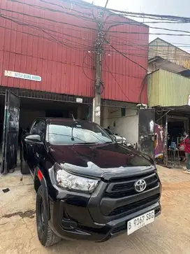 Toyota Hilux 2022 Low kilometer tipe E double cabin