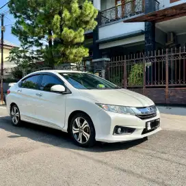 Honda City RS 2014 Istimewa pemakaian sendiri Bukan showroom