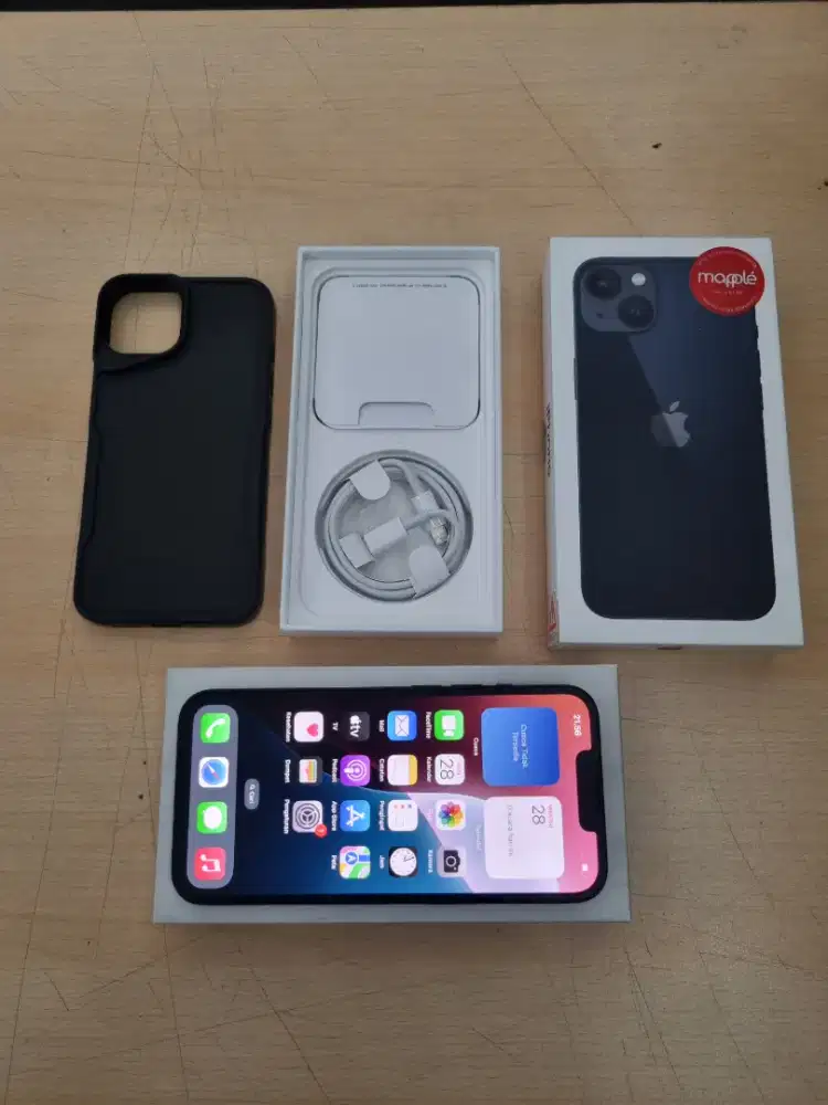 IPhone 13 ex IBOx 128 GB Fullset Original mulus  pemakaian 1 bulan