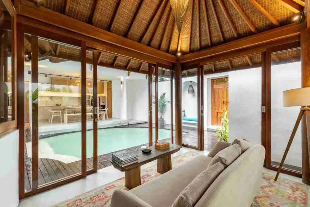 Jual Villa ethnic style Furnished Lokasi Berawa Canggu area Investasi Strategis