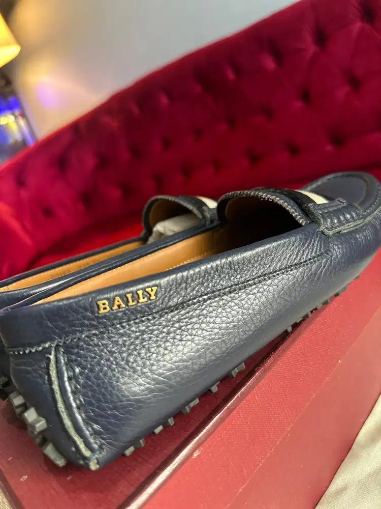 sepatu BALLY LOAFERS ( dark blue) mint condition