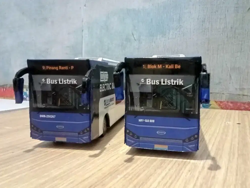 Miniatur Bis Transjakarta Glossy Lapis Board Tebal 2mm