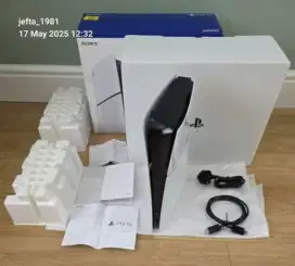PS5 slim - middle east version