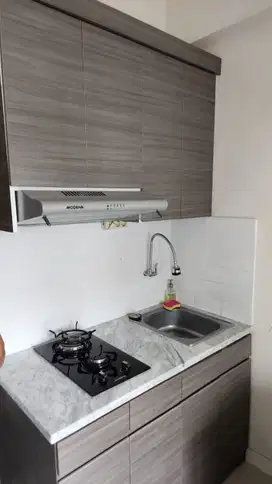 DISEWAKAN 2 KAMAR APARTEMEN GREEN PRAMUKA CITY TOWER SCARLET MALL PER 6 BULAN INCLUDE MAINTANCE