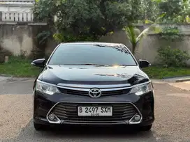 Camry V 2.5 AT 2015 Hitam