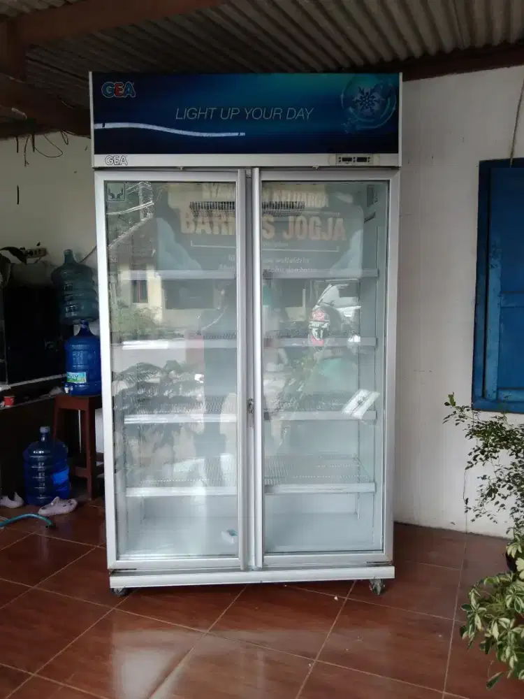 Showcase Dua Pintu 1050 Liter