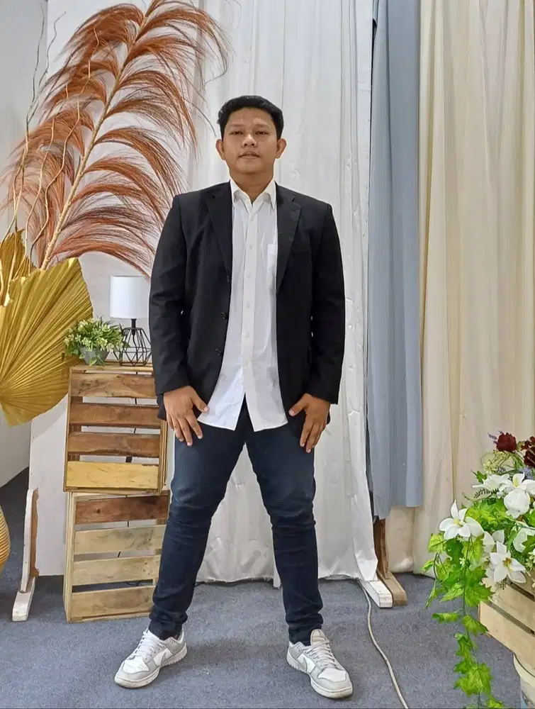 Jika butuh Supir pribadi hubungi wa:085217399008