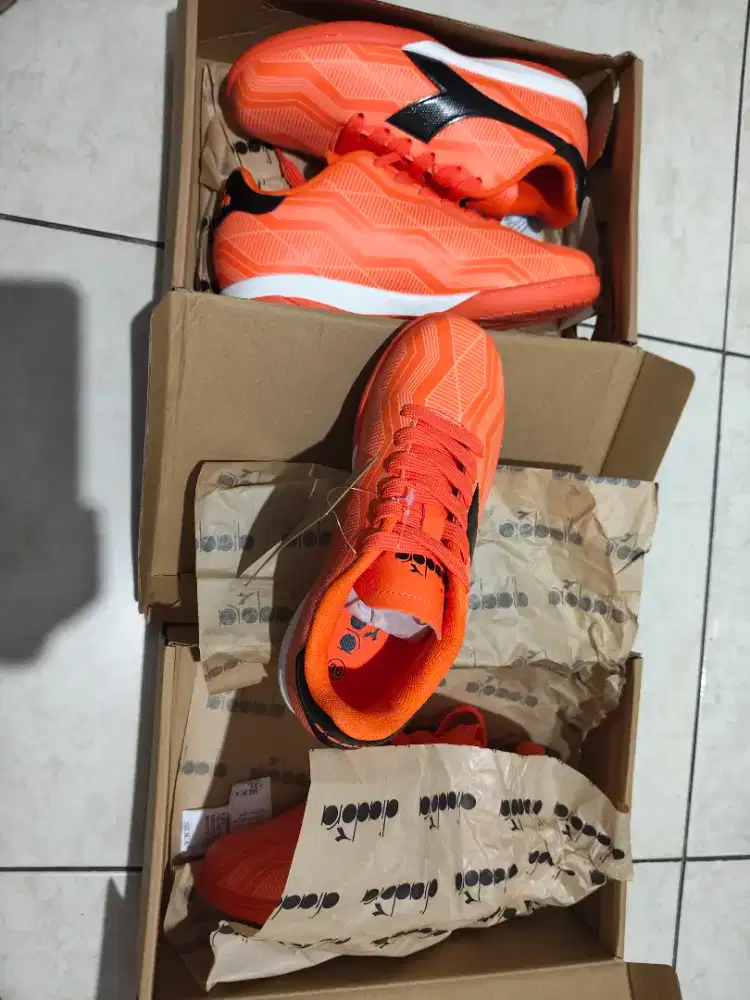 Sepatu futsal diadora anak 36 & 37