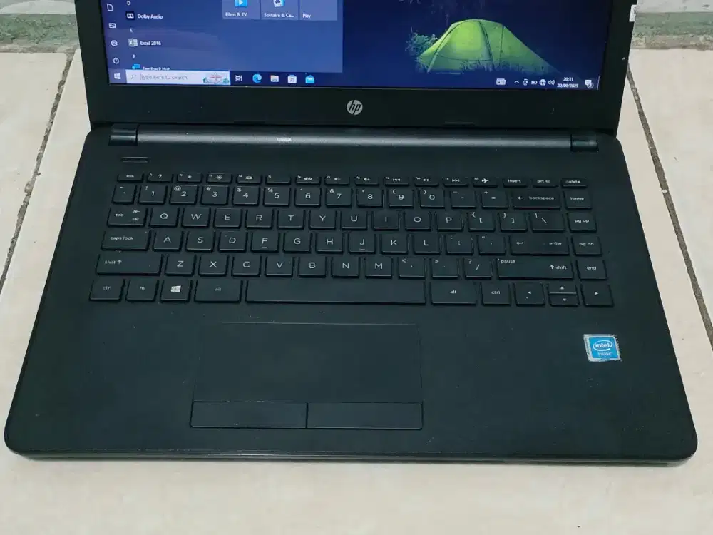 Laptop HP 14 - bs745TU
