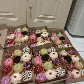 Donat mini topping isi 12