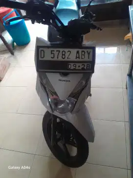 Honda beat street 2018 putih