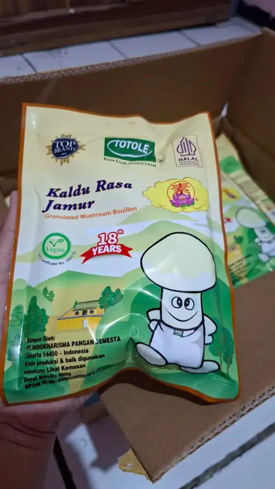 Kaldu jamur merk TOTOLE 1 Dus isi 40 pcs kemasan 200g