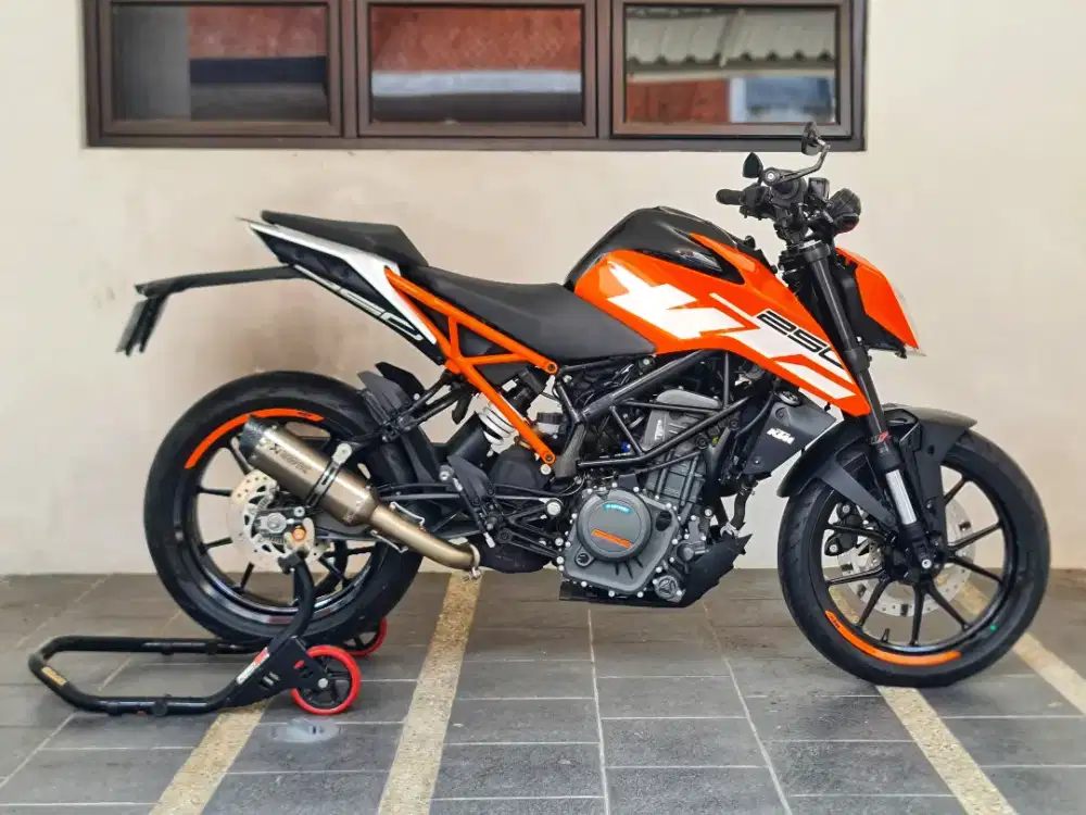 KTM Duke 250 - Mint Condition