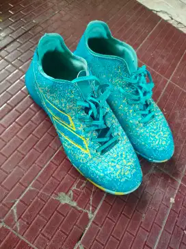 Sepatu Futsal Mills