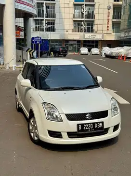 [ANTIK] Suzuki Swift ST AT 2011 Putih Last Edition Istimewa