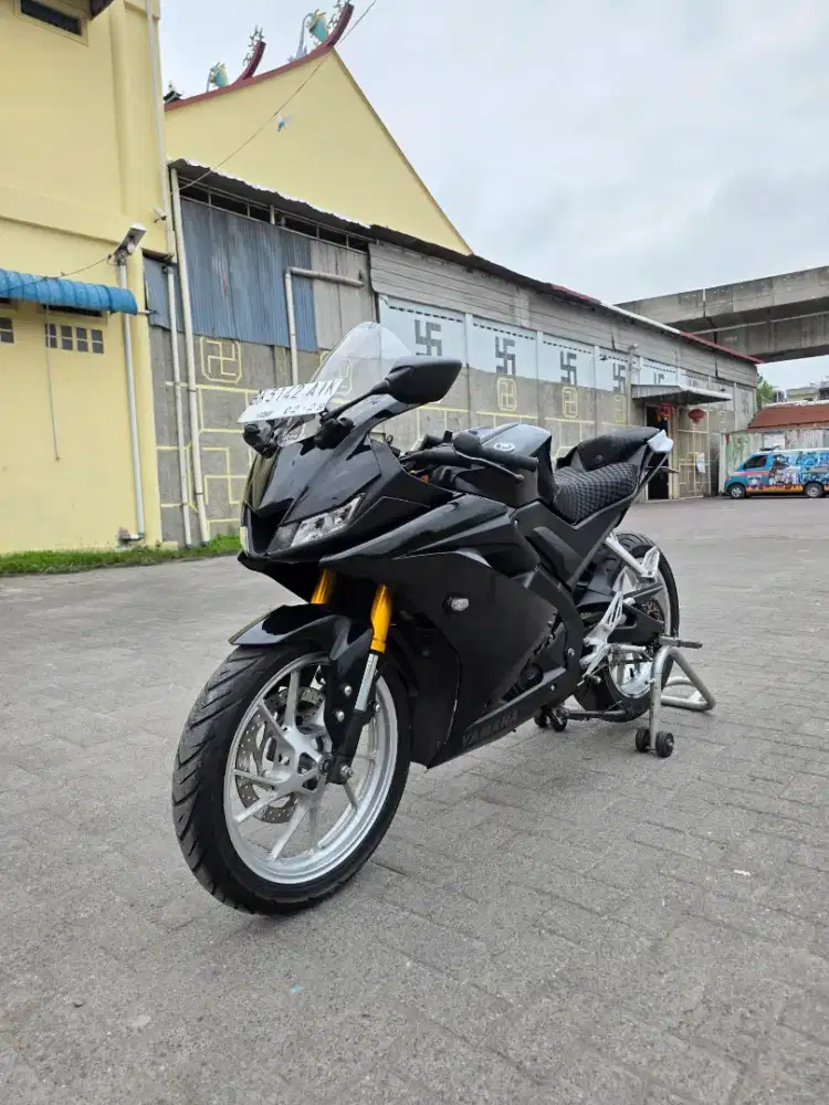 Yamaha R15 V3 Hitam 2019